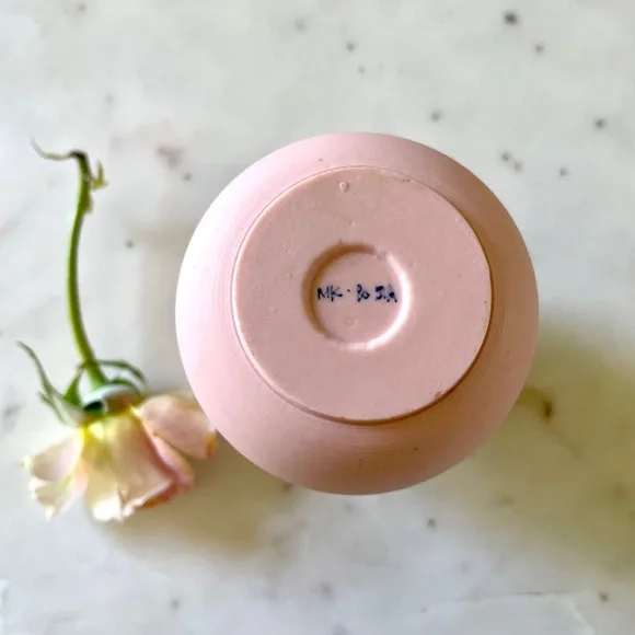 Signed Bo Jia Middle Kingdom Pale Pink Bisque Bud Vase - Picture 6 of 11